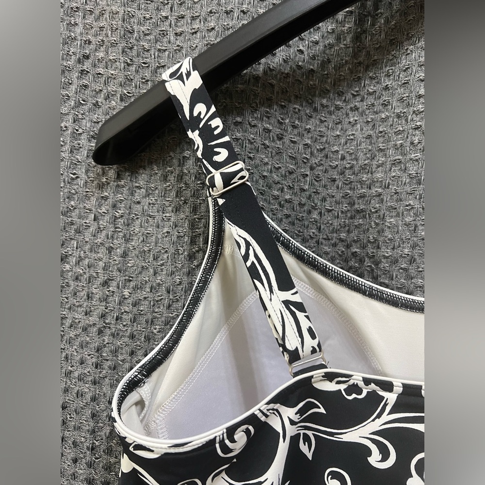 Lands End Tankini Top Molded Cups Tummy Control Floral Black White 14 - Picture 7 of 7